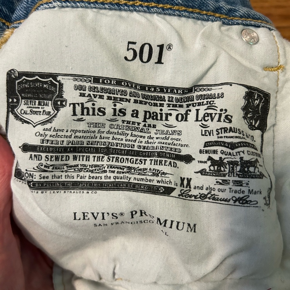 Levi’s 501 Original Fit Women’s Jeans - Picture 11 of 14